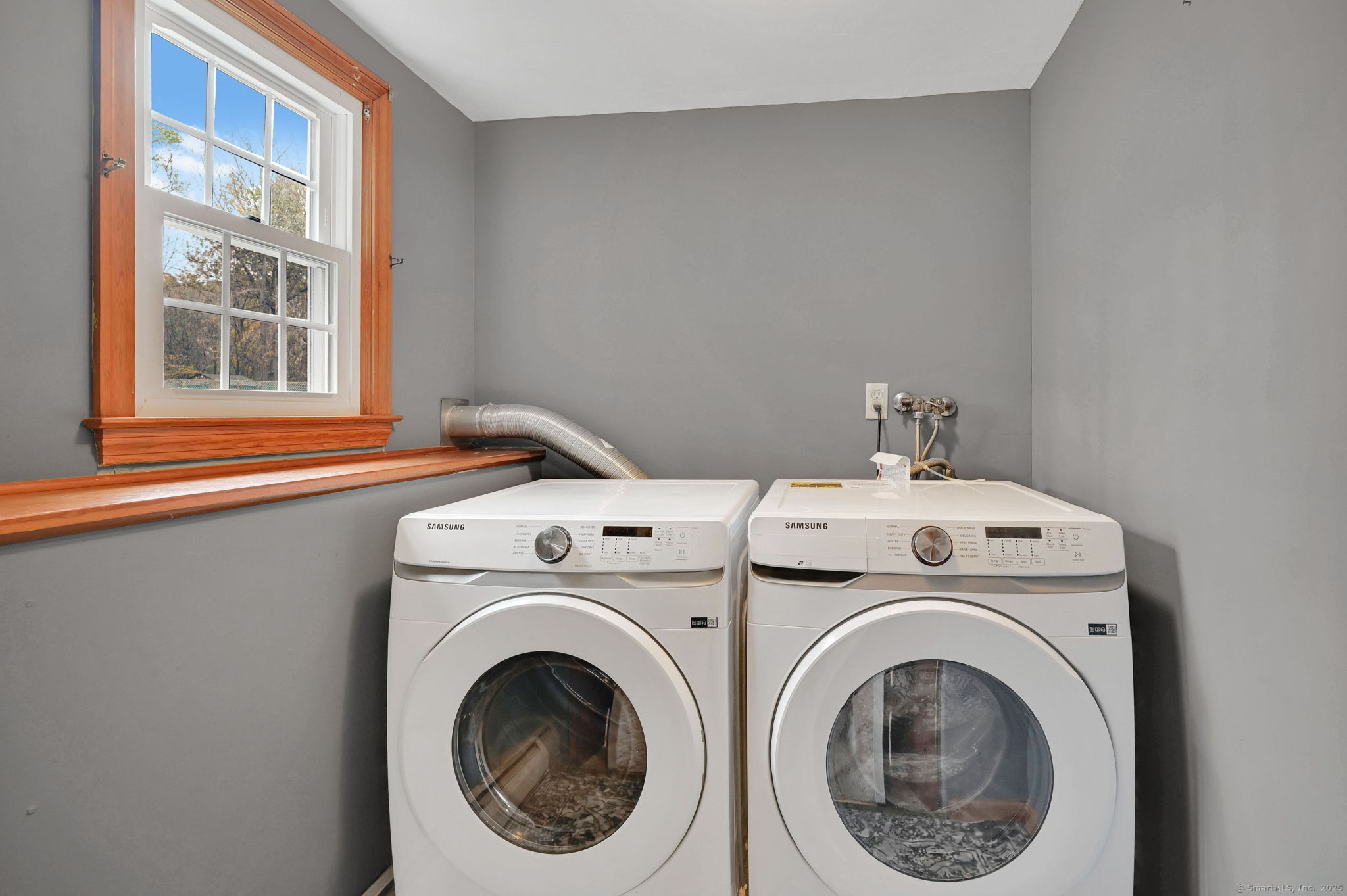 10 Oxcart Drive Windsor CT 06095