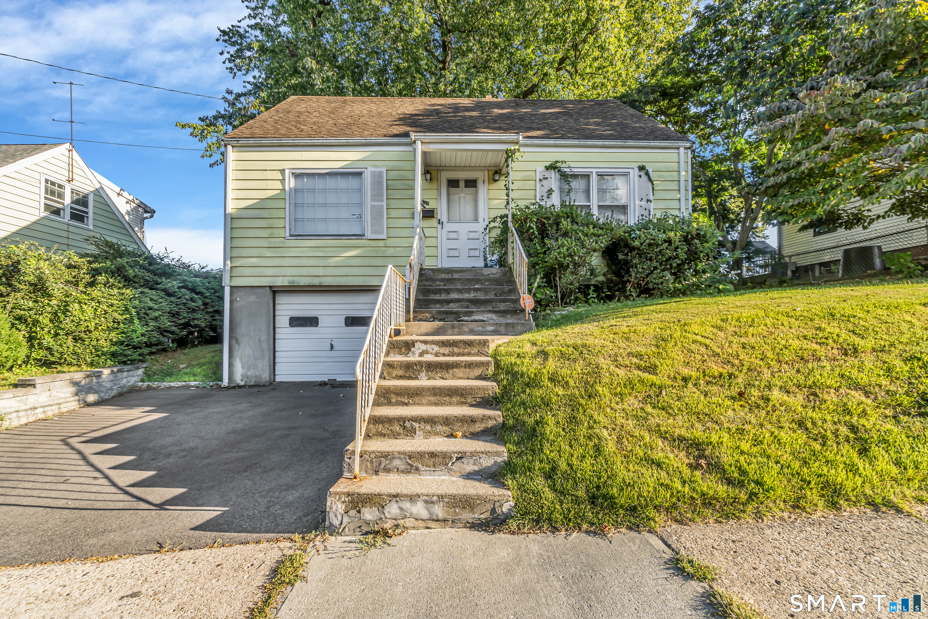 339 Goldenrod Avenue Bridgeport CT 06606