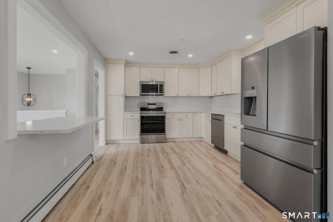 17 Elrin Place New London CT 06320