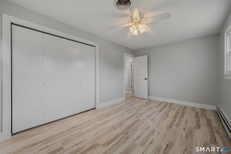 17 Elrin Place New London CT 06320