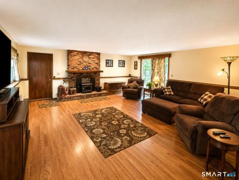 9 Garry Drive East Haven CT 06513