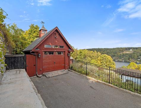 30 Megony Lane New Milford CT 06776