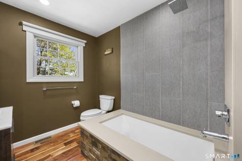 31 Hillandale Road Danbury CT 06811