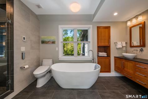 83 Jacobs Lane Guilford CT 06437