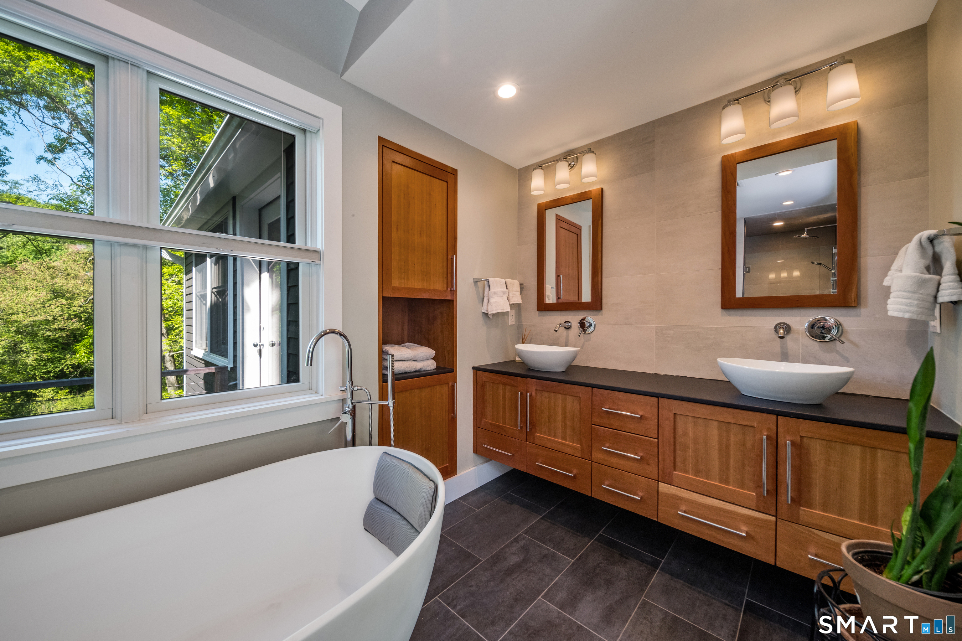 83 Jacobs Lane Guilford CT 06437