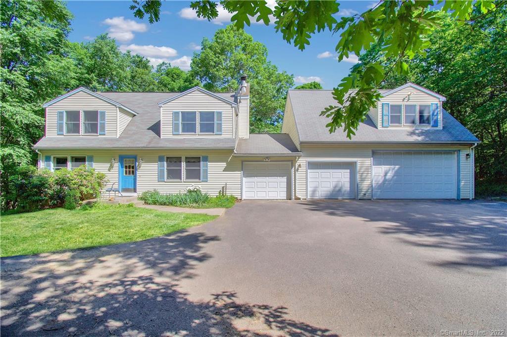 Tolland CT, 19 Stacy Lane