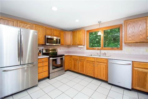 19 Stacy Lane Tolland CT 06084