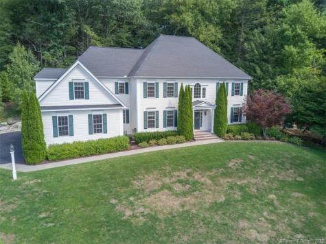 6 Berkshire Crossing Avon CT 06001