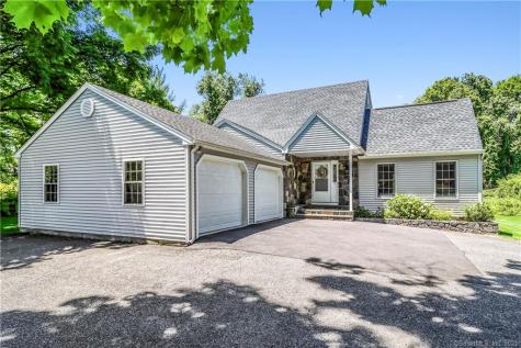 16 Oak Grove Road Brookfield CT 06804