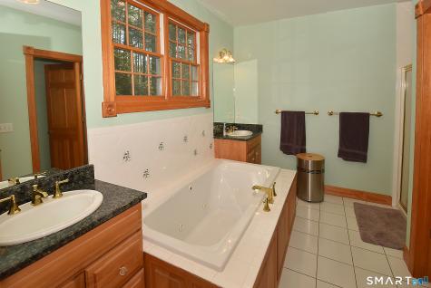5 Crystal Ball Court Ellington CT 06029