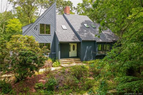 22 Ledgewood Road Redding CT 06896