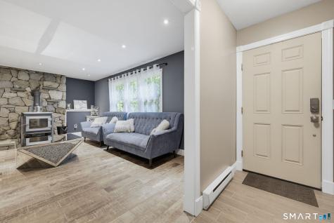 18 Vale Road Brookfield CT 06804