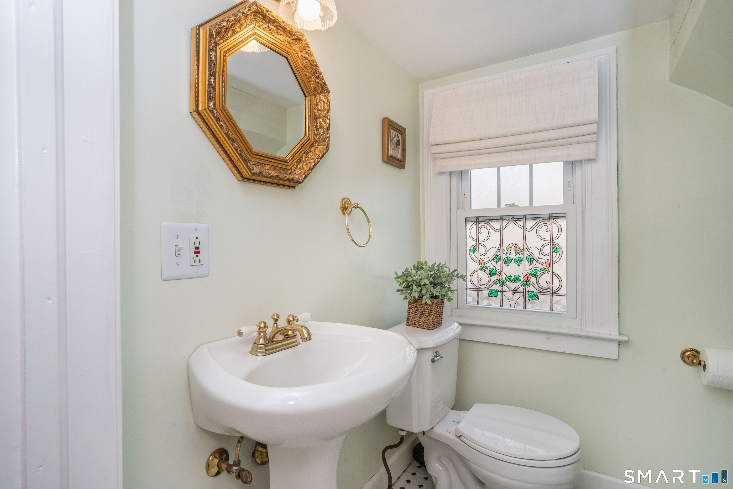 469 Fern Street West Hartford CT 06107