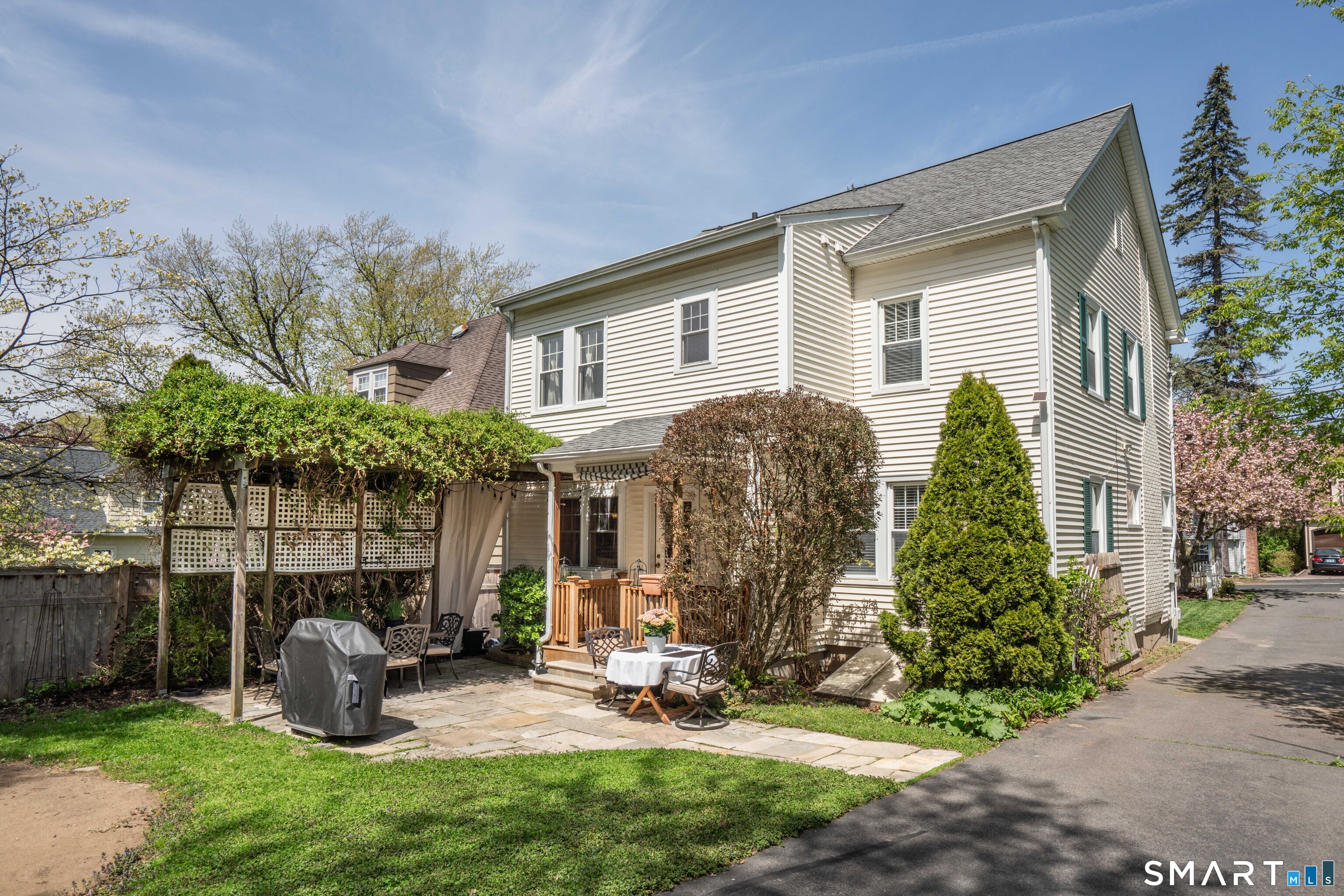 469 Fern Street West Hartford CT 06107