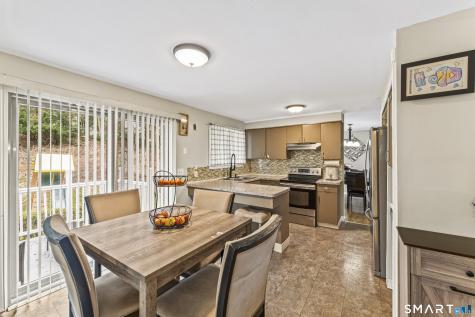 94 Cottage Grove Lane Waterbury CT 06706