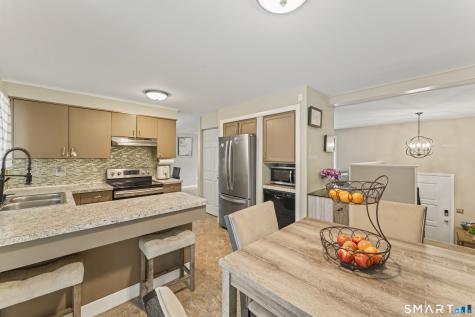 94 Cottage Grove Lane Waterbury CT 06706