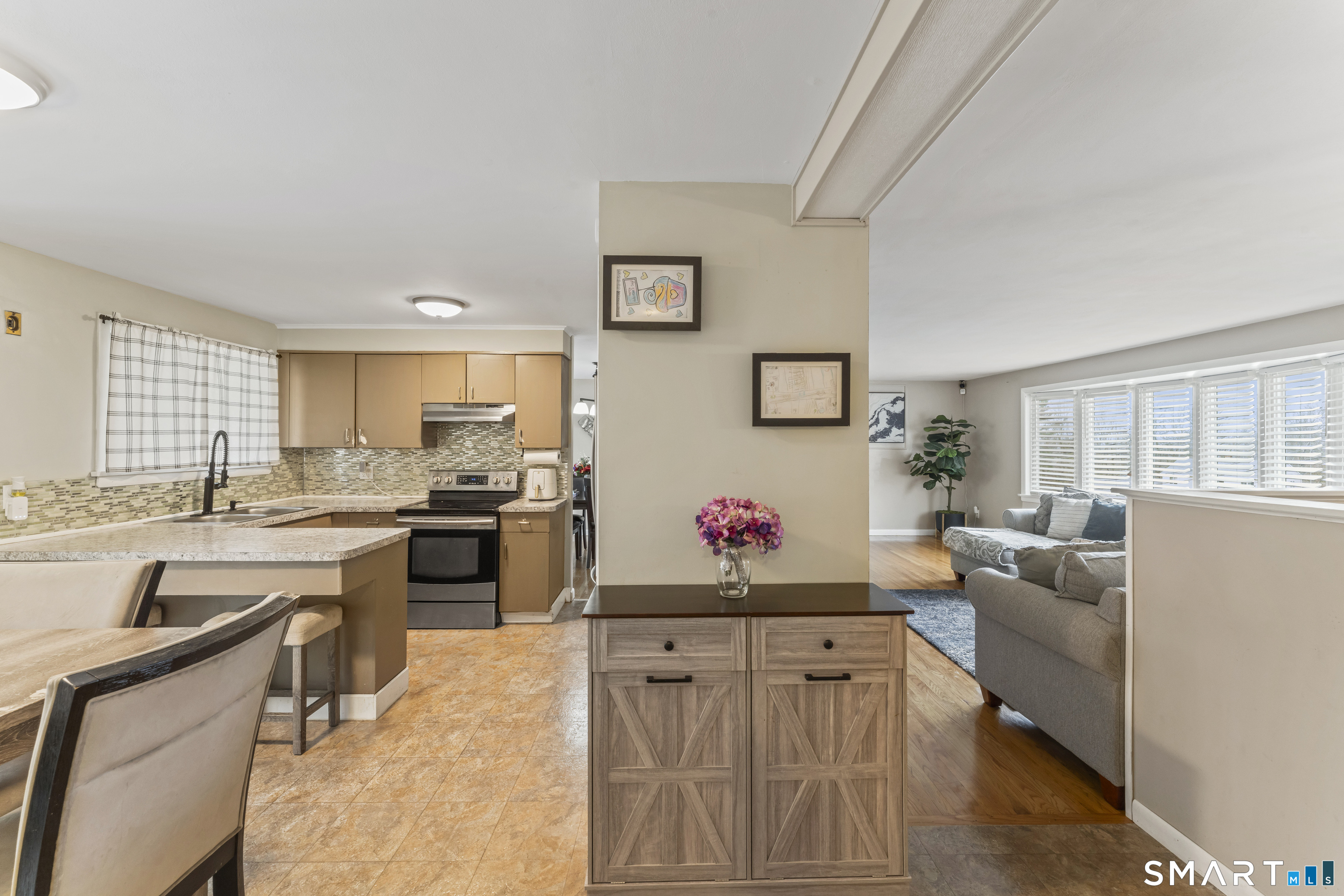 94 Cottage Grove Lane Waterbury CT 06706