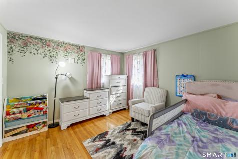 94 Cottage Grove Lane Waterbury CT 06706