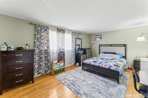 94 Cottage Grove Lane Waterbury CT 06706