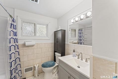94 Cottage Grove Lane Waterbury CT 06706