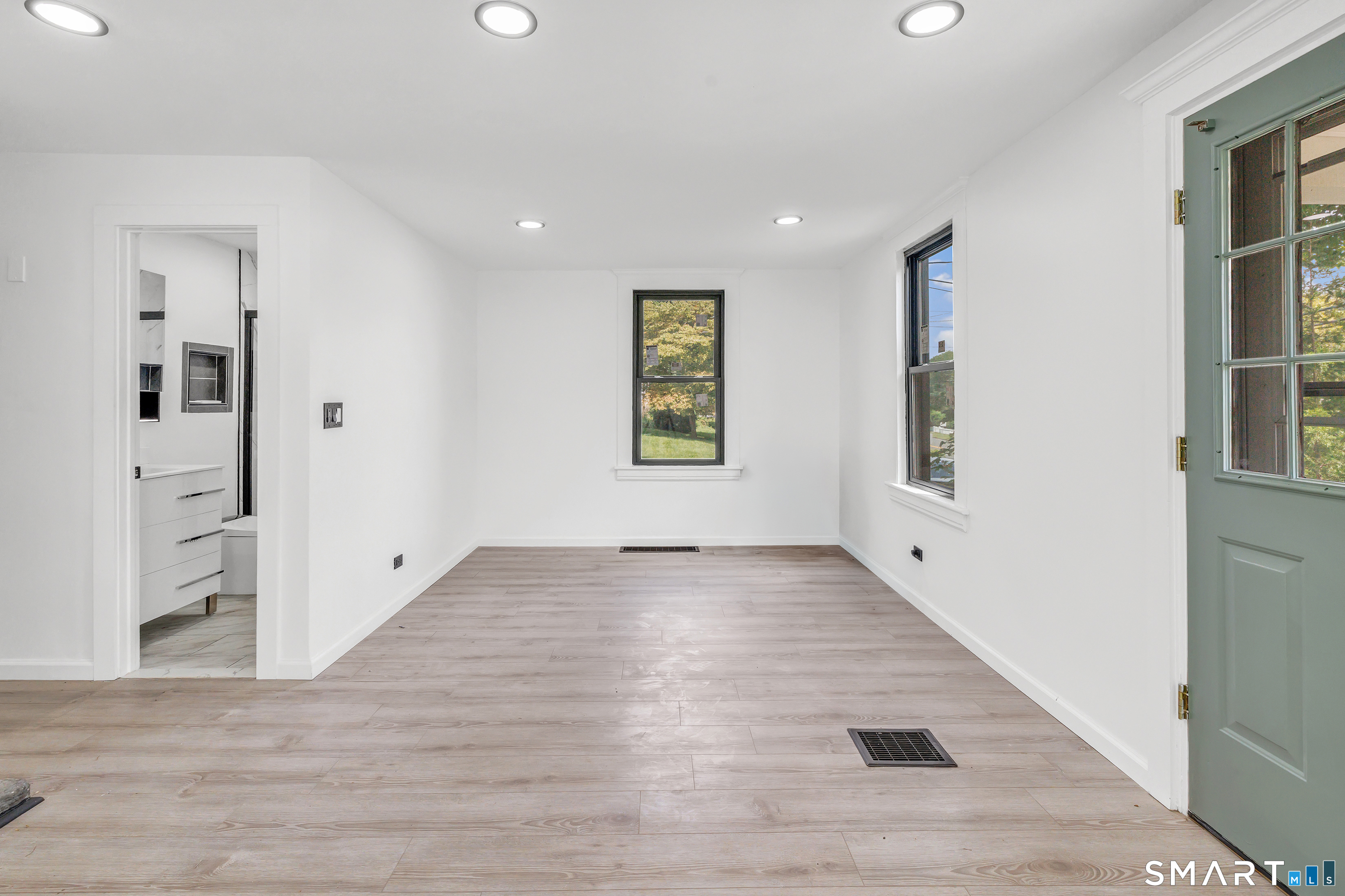5167 Main Street Trumbull CT 06611
