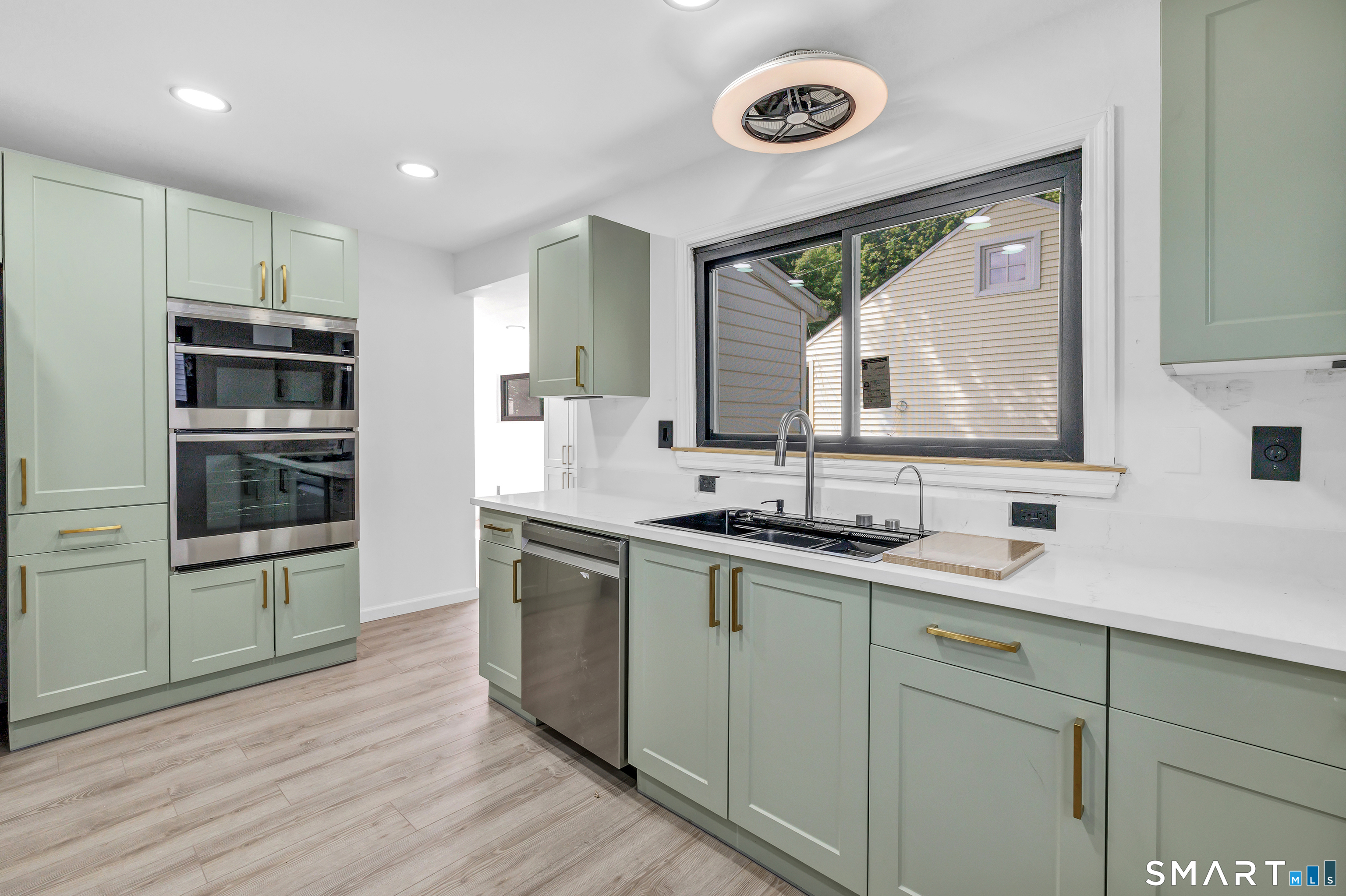 5167 Main Street Trumbull CT 06611