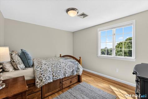 29 Pilfershire Lane Simsbury CT 06092