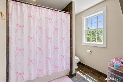 207 Great Pond Road Simsbury CT 06070