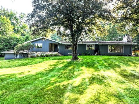 10 Fernbrook Drive Brookfield CT 06804