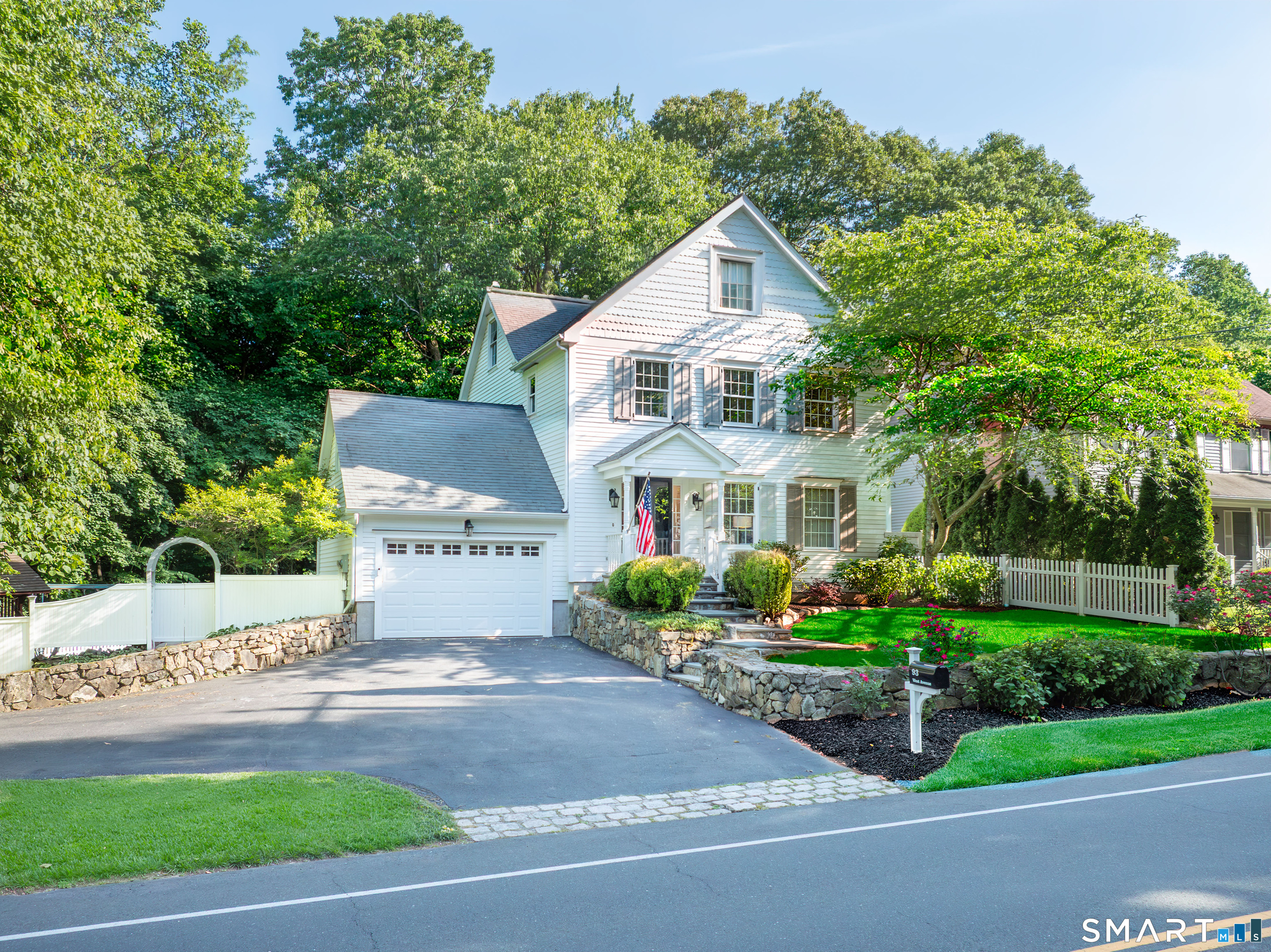 Darien CT, 93 West Avenue