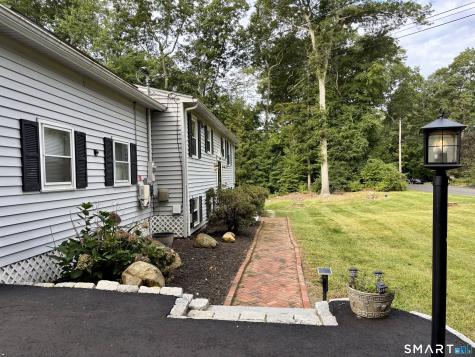 13 Black Oak Drive East Lyme CT 06333