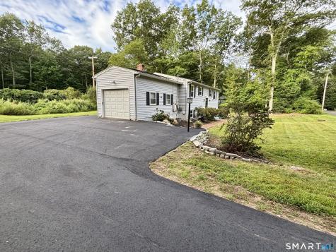 13 Black Oak Drive East Lyme CT 06333