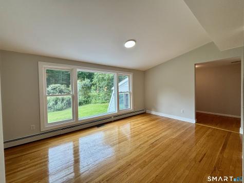 13 Black Oak Drive East Lyme CT 06333