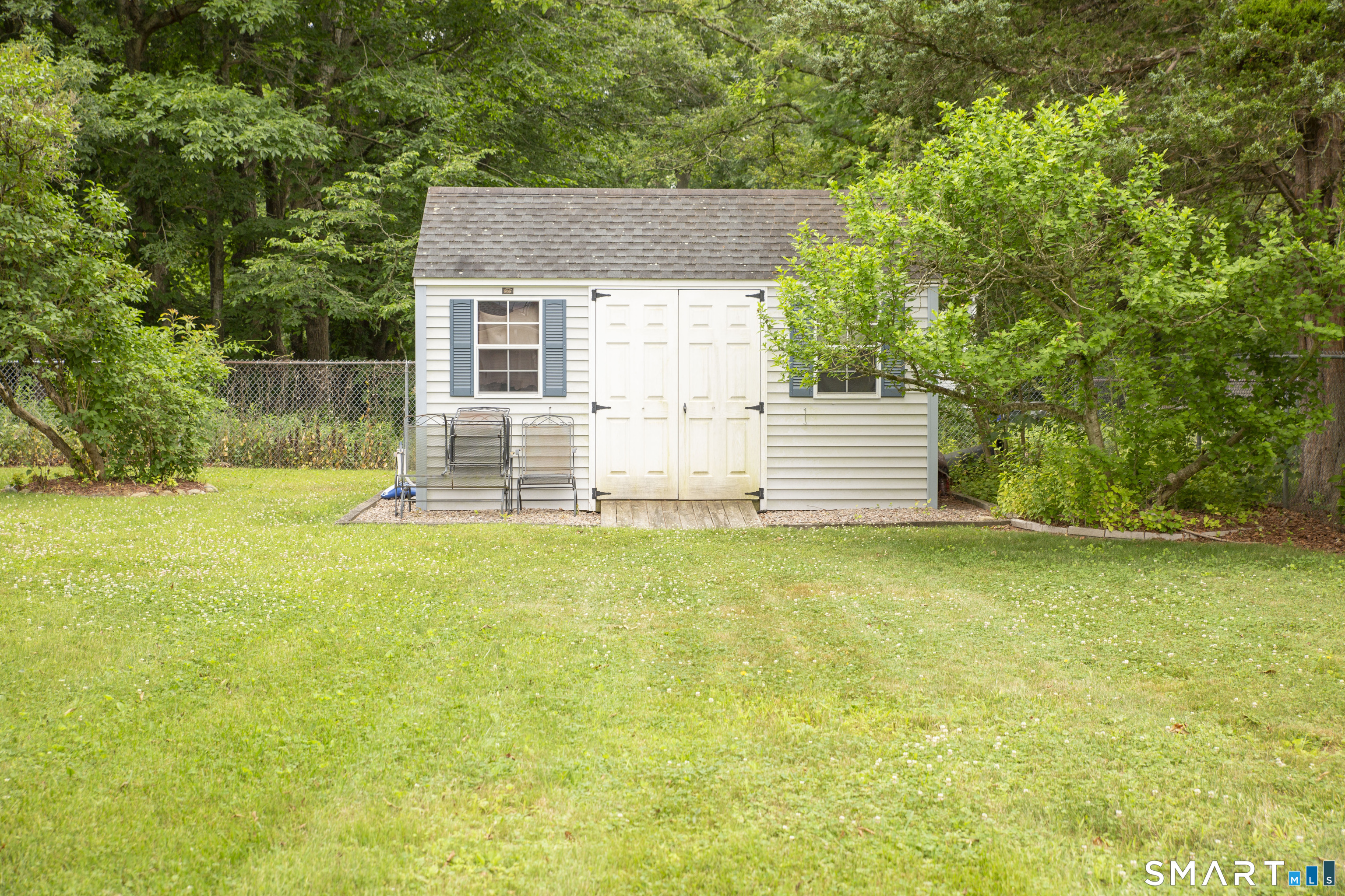 27 Old Colony Road North Stonington CT 06359