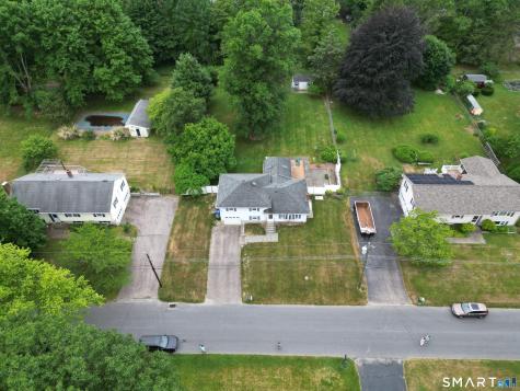 27 Old Colony Road North Stonington CT 06359