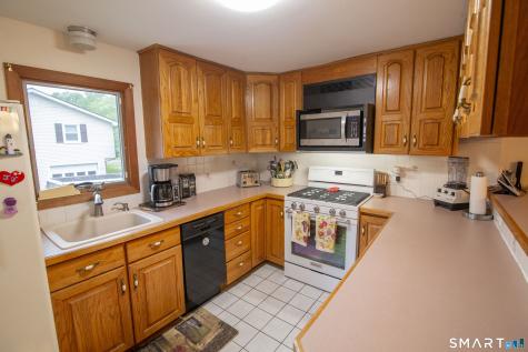 27 Old Colony Road North Stonington CT 06359