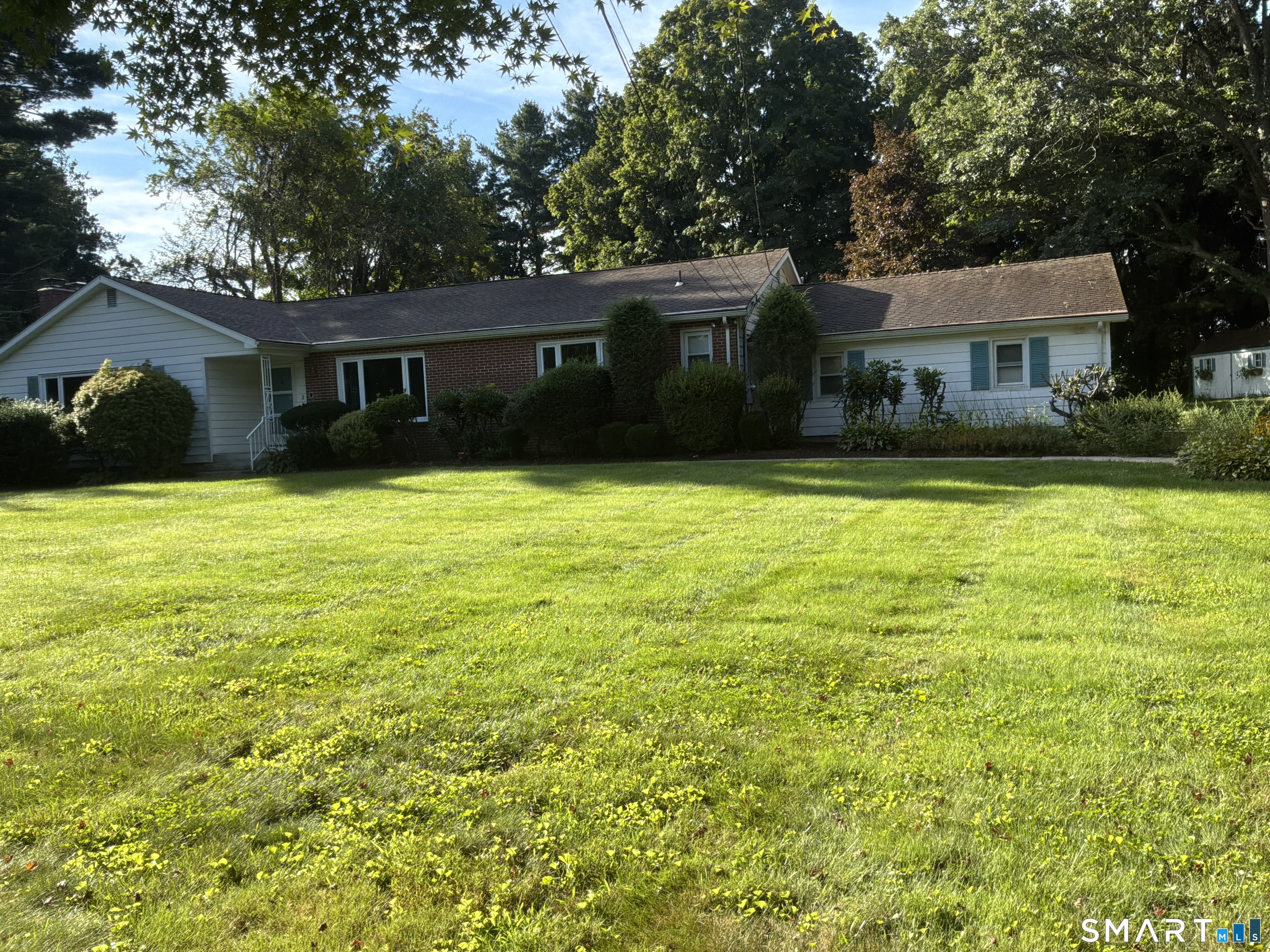 10 Vernon Court Woodbridge CT 06525