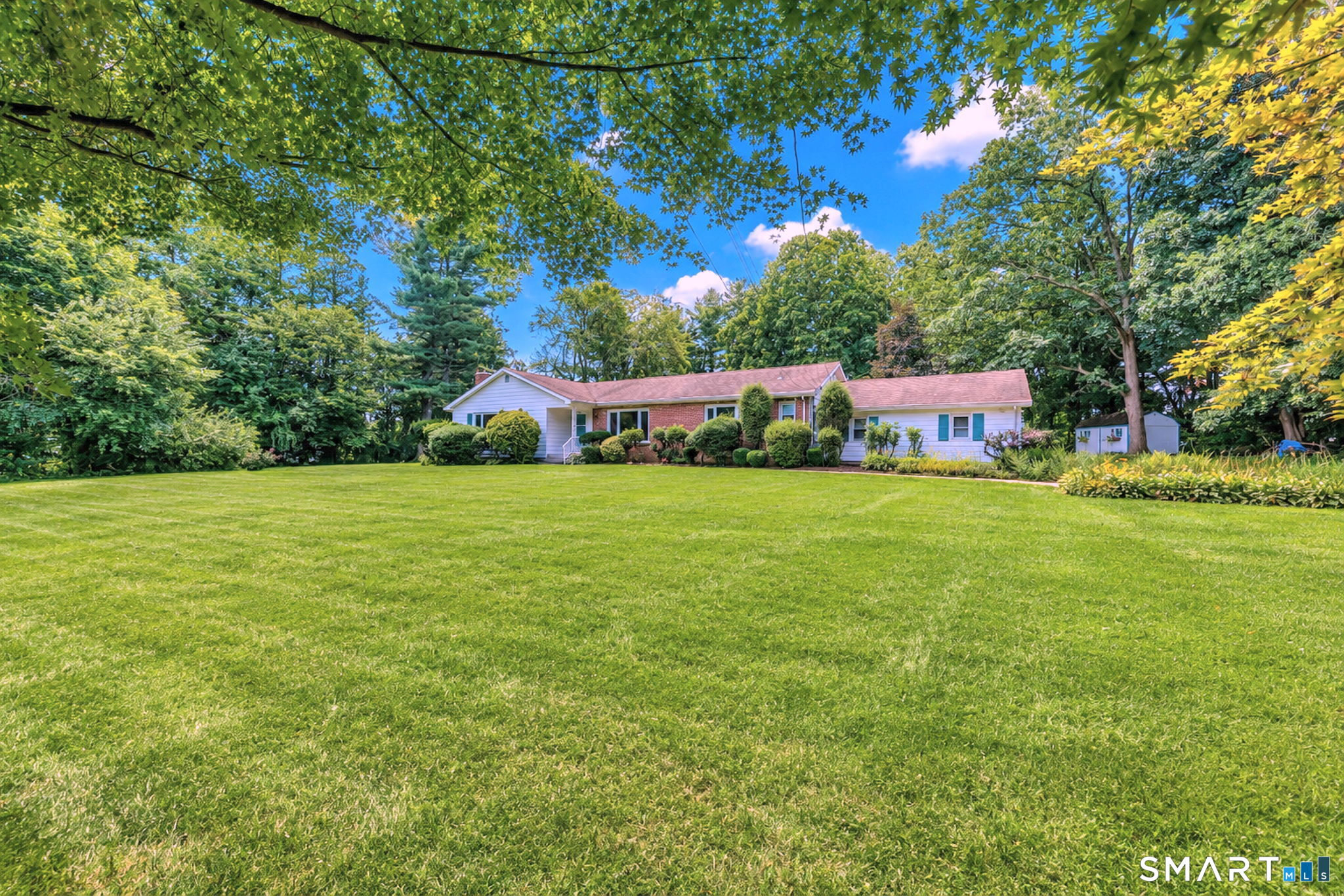 10 Vernon Court Woodbridge CT 06525