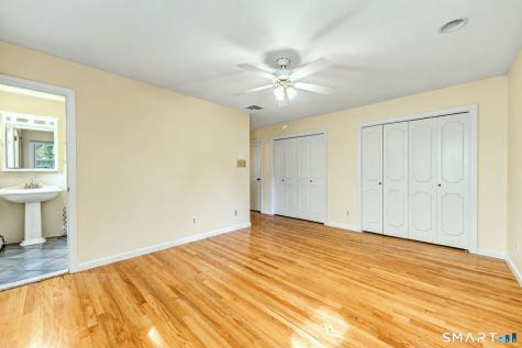 10 Vernon Court Woodbridge CT 06525