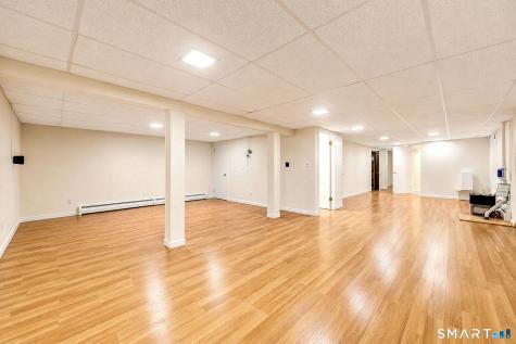 10 Vernon Court Woodbridge CT 06525
