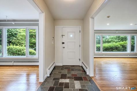 10 Vernon Court Woodbridge CT 06525