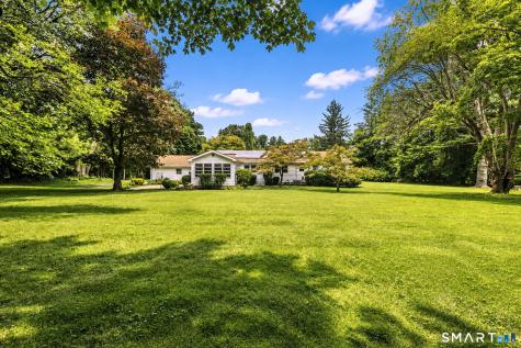 10 Vernon Court Woodbridge CT 06525