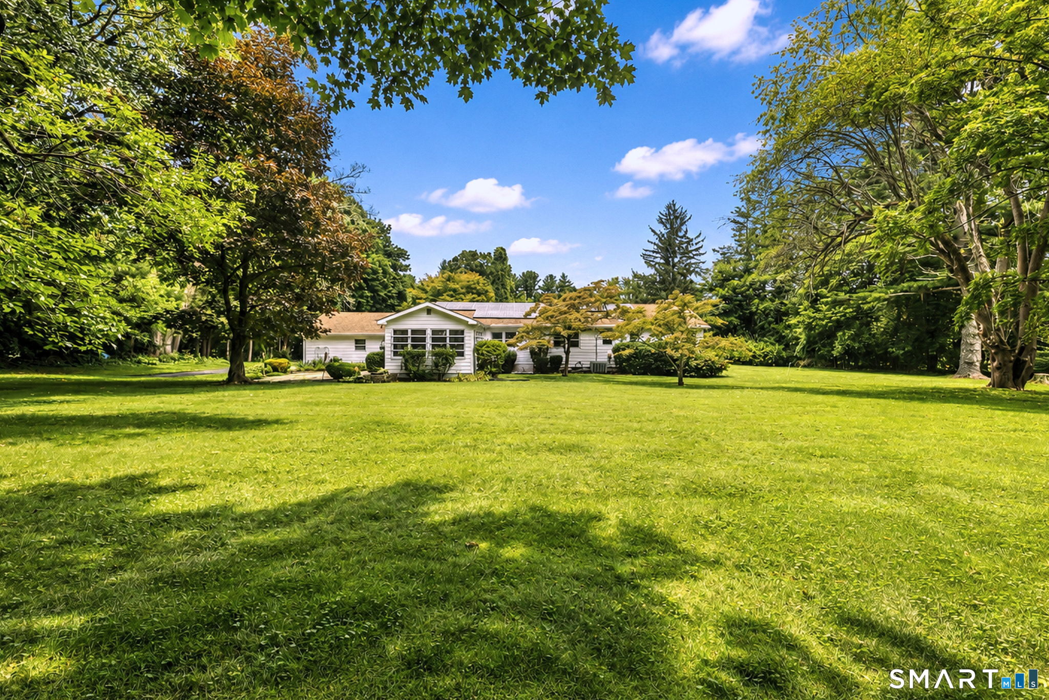 10 Vernon Court Woodbridge CT 06525