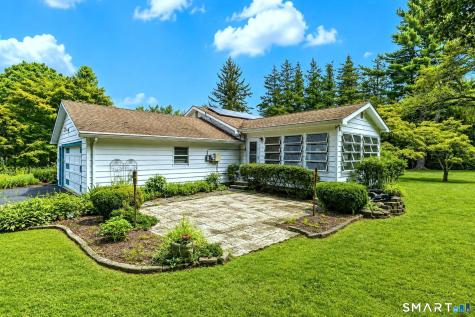 10 Vernon Court Woodbridge CT 06525