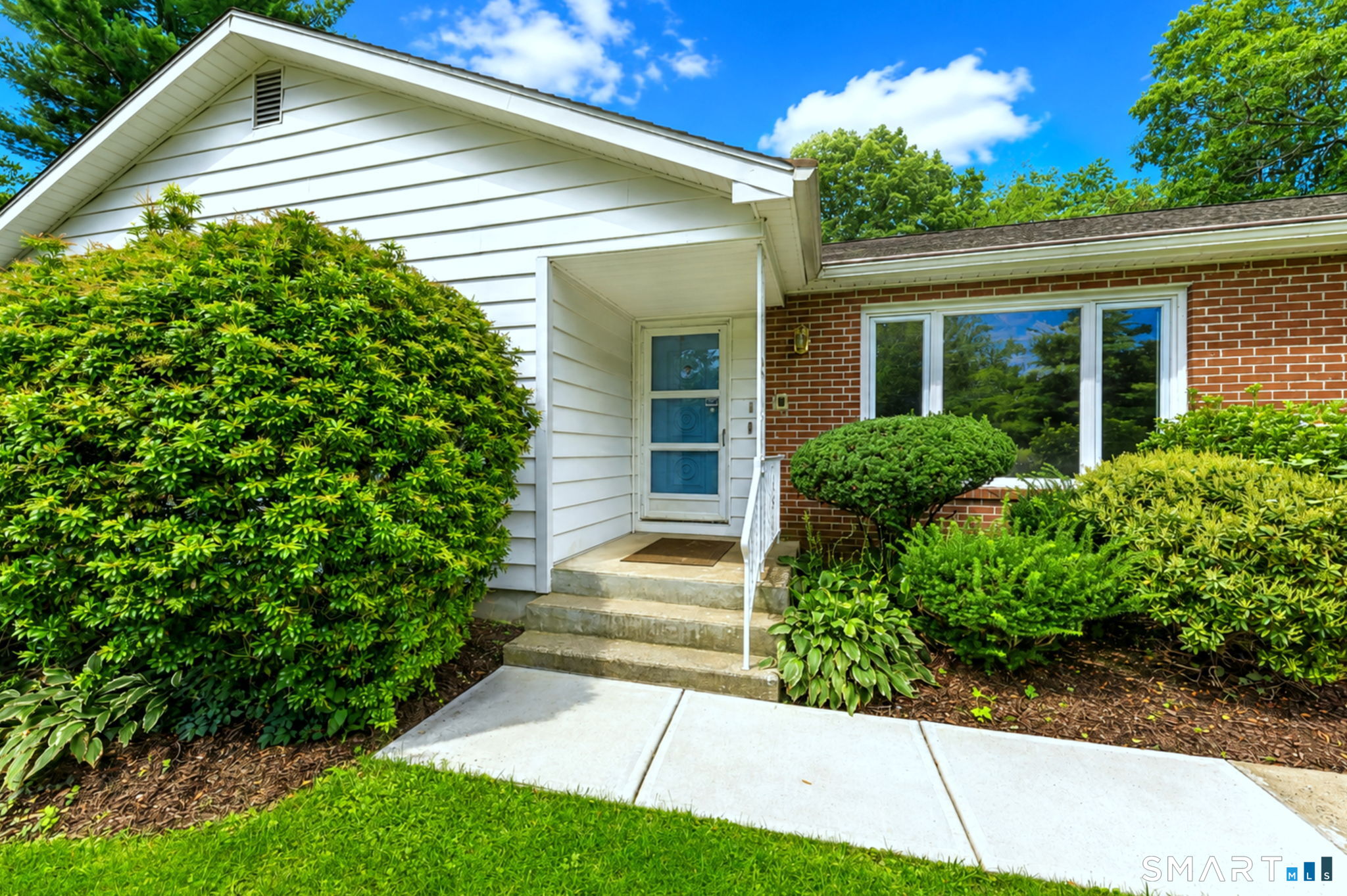 10 Vernon Court Woodbridge CT 06525
