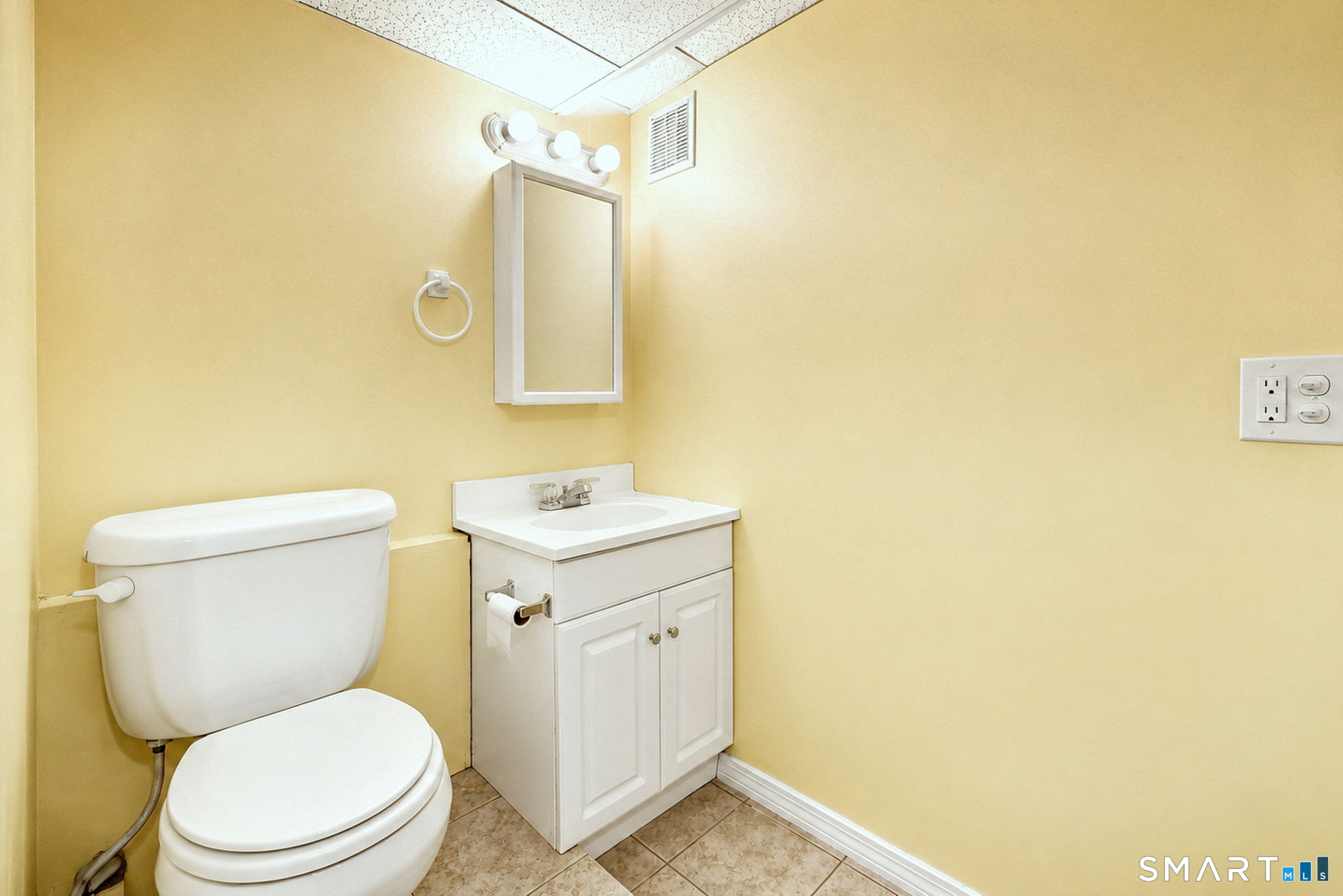 10 Vernon Court Woodbridge CT 06525