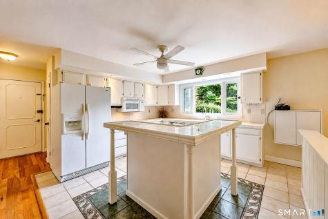10 Vernon Court Woodbridge CT 06525