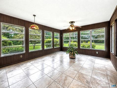 10 Vernon Court Woodbridge CT 06525