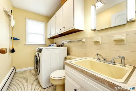10 Vernon Court Woodbridge CT 06525