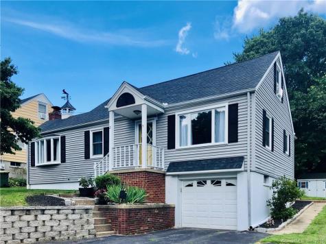 21 Maywood Street Waterbury CT 06704